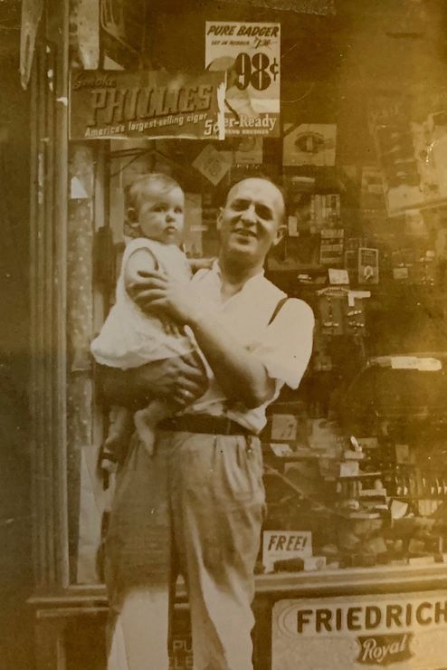 cigar shop in Kensington in 1939