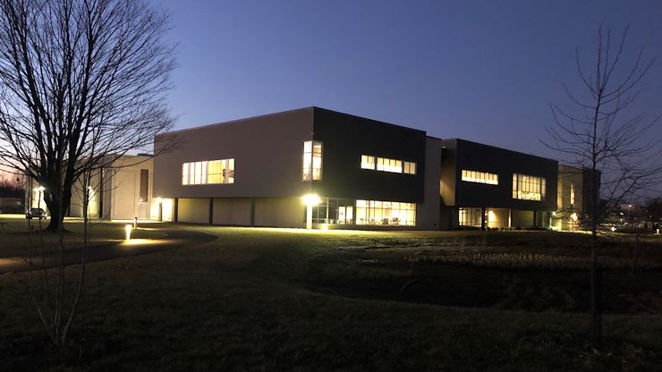 Montgomery County Community College joined in the national tribute on Jan. 19 to remember the 400,000 COVID-19 victims by lighting the buildings at its campuses and chiming the bells in Blue Bell at 5:30 p.m.