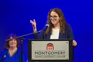 Dr. Suzanne del Gizzo, Dean of Liberal Studies