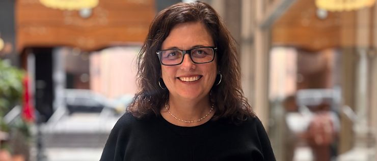 English Senior Lecturer Wendy Erhardt